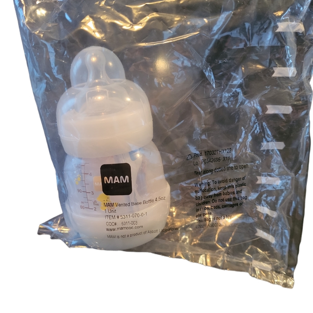 *NEW STILL IN PACKAGE* Mam Vented Base Bottle 4.5oz